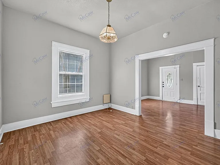 419 N Grand Ave #A — Photo 6