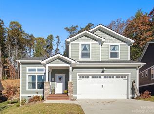 110 Leyland Cir, Hendersonville, NC 28792