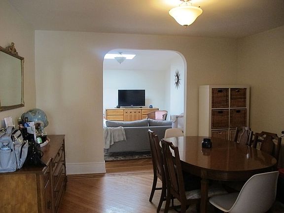 5th image of 571 7th St APT 3