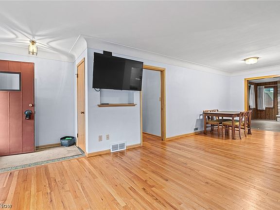 5th image of 7900 Selwick Dr