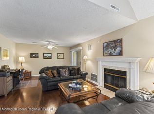 12 Robinson Ct, Freehold, NJ 07728