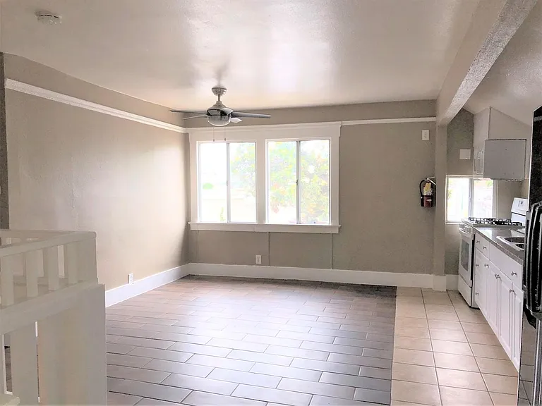 915 Lime Ave #0 — Photo 5