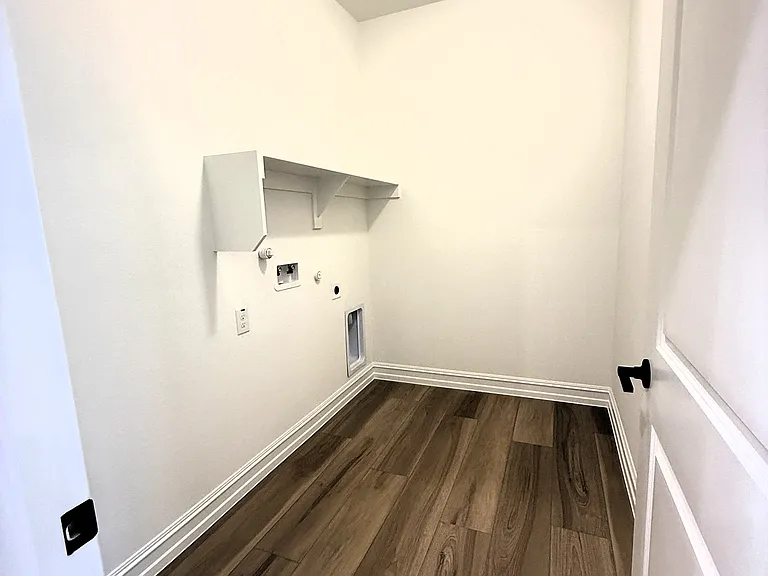 4349 Noble Ln — Photo 4