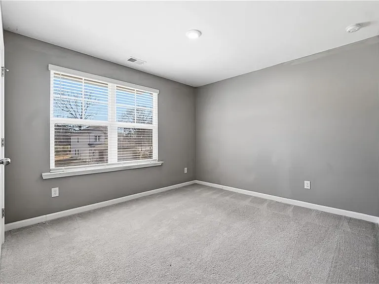 21 Golden Eagle Pkwy — Photo 16