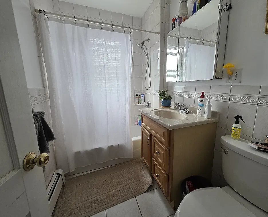 3 bed, 9999 sqft, $5,700 — Photo 2