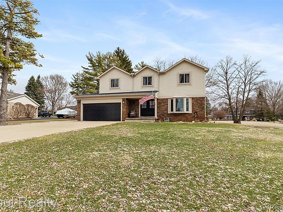 2nd image of 4748 Ravinewood Dr