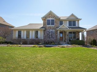 1715 Carriage Dr, Victoria, MN 55386