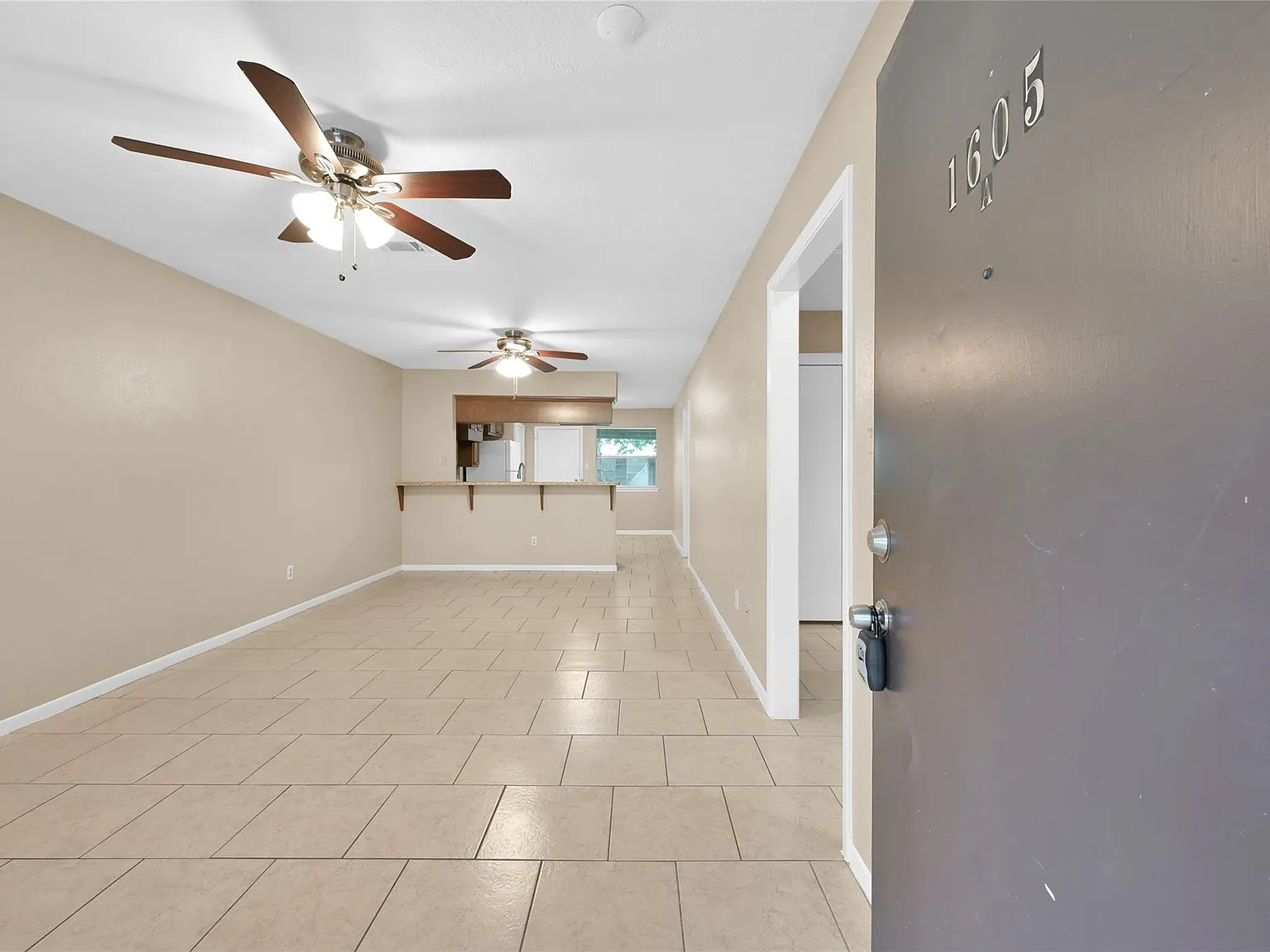 2 bed, 2.0 bath, 1002 sqft, $1,150 — Photo 3