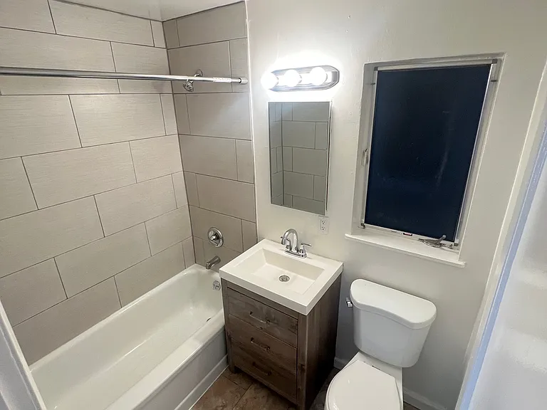 1907 E 30th St #202 — Photo 8