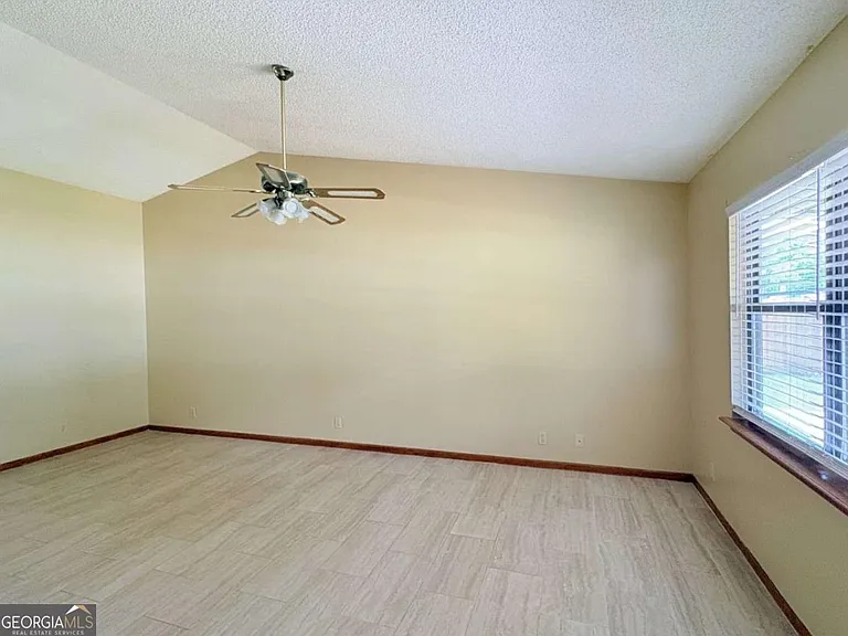 603 Plantation Village Dr — Photo 6