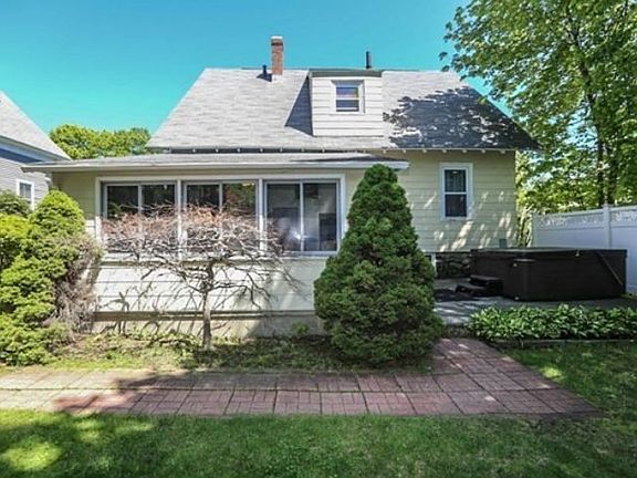 4th image of this home