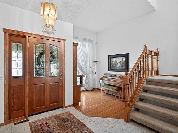 5th image of 115 W Strathaven Cir SW