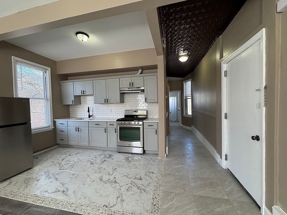 1st image of 327 Fillmore St #2