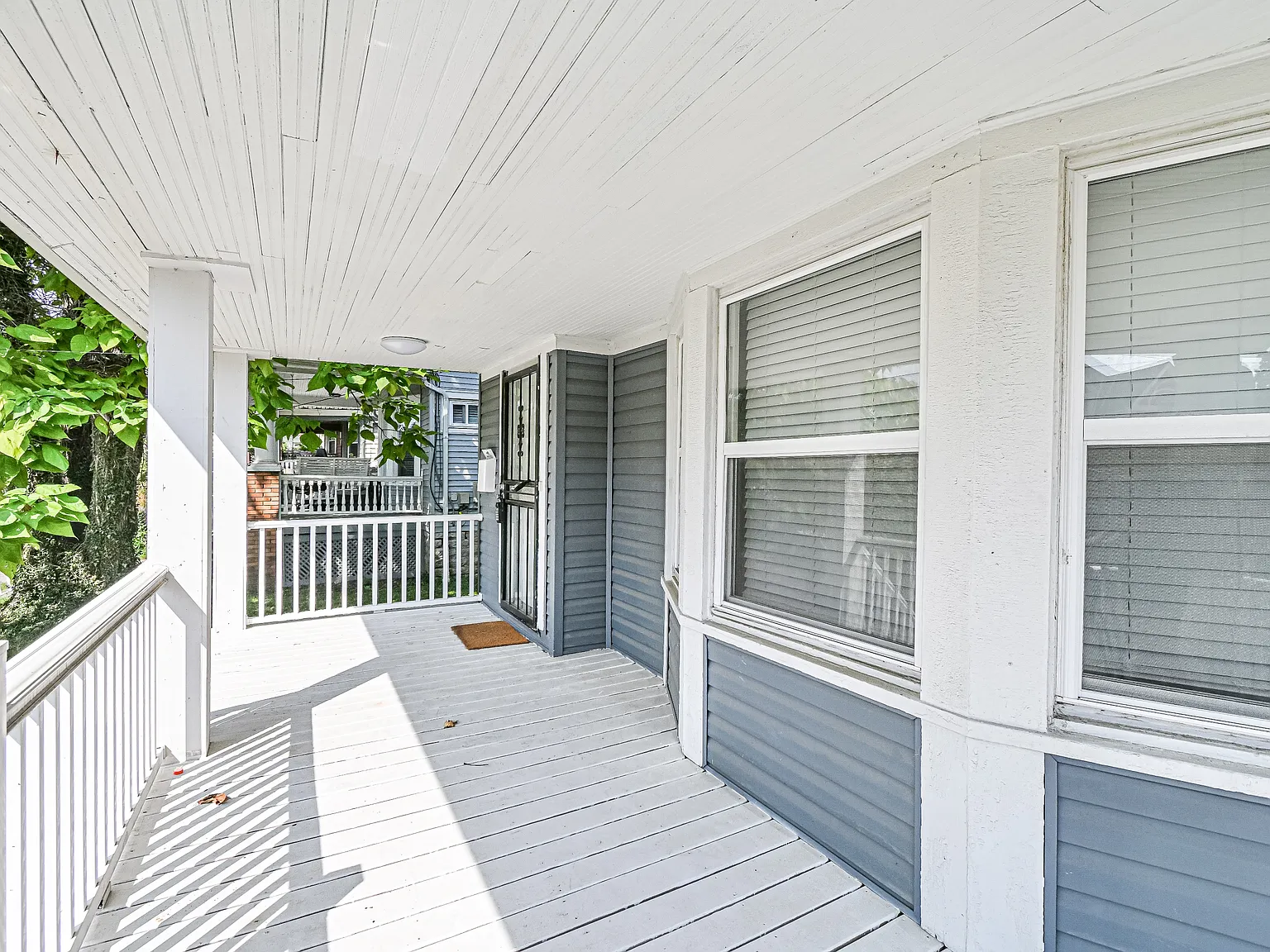 1922 Hewitt Avenue - 1 — Photo 3