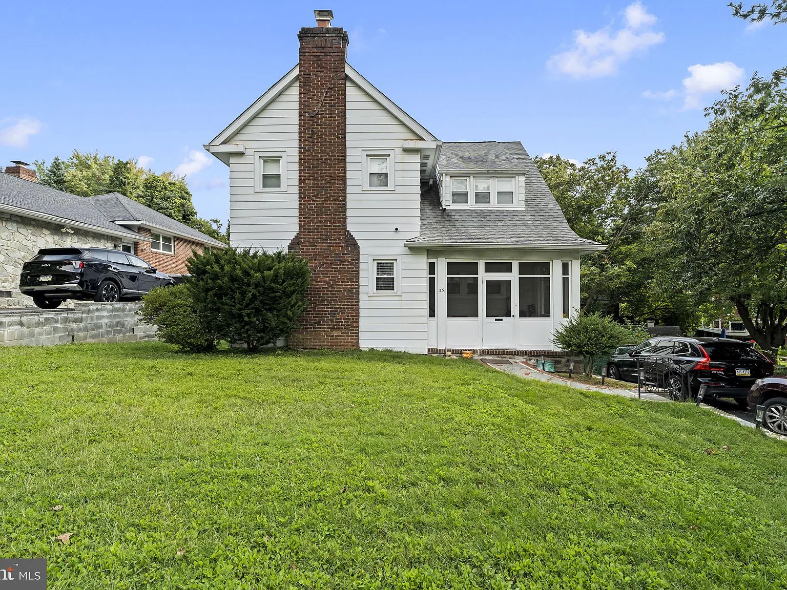 4 bed, 2.5 bath, 1829 sqft, $4,000 — Photo 1