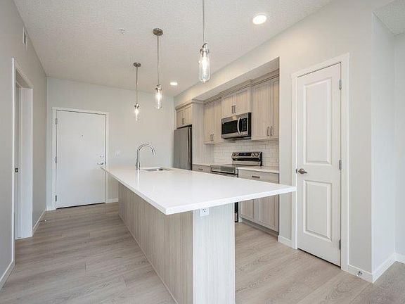 2nd image of 550 Belmont St SW #2201