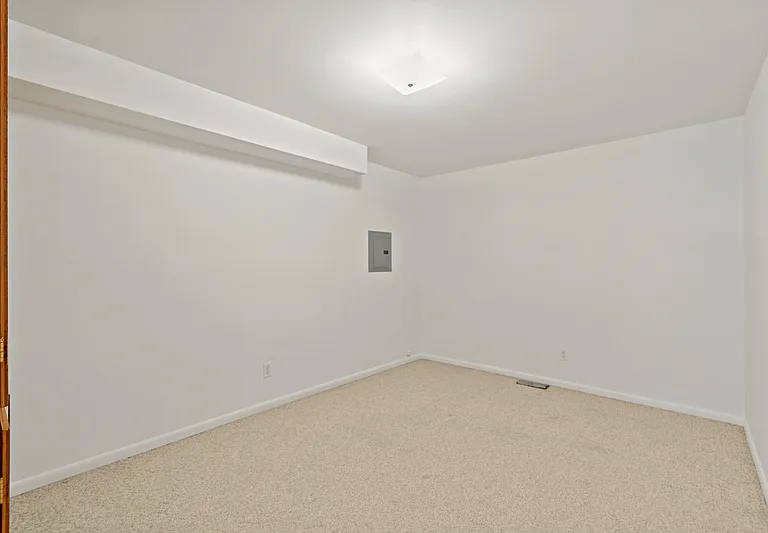 5044 Sand Point Way NE — Photo 14