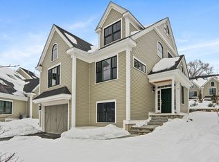 17 Courtyard Pl #17, Reading, MA 01867