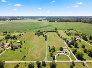 7242 York Rd SW, Pataskala, OH 43062