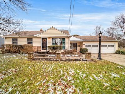 9196 Crestwood Rd, Parma Heights, OH, 44130