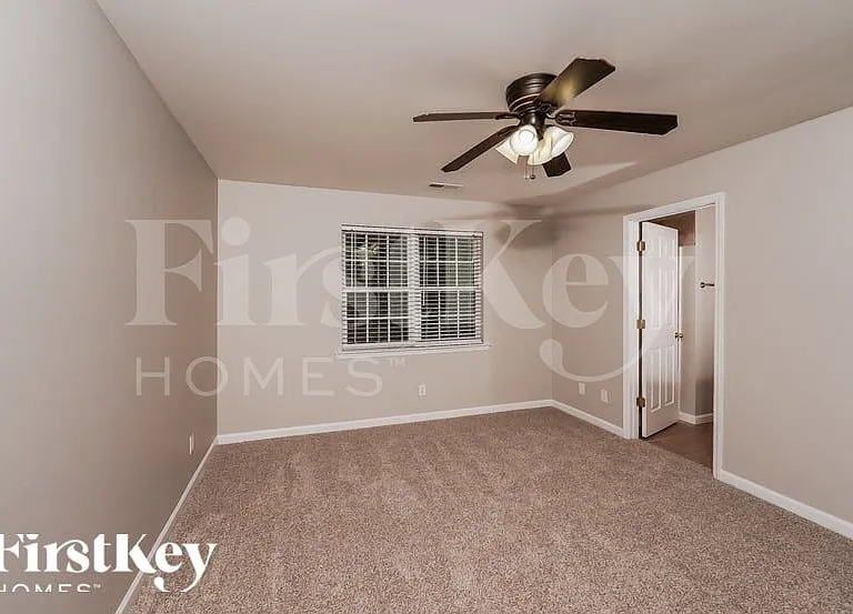 400 Crooked Creek Ln — Photo 7