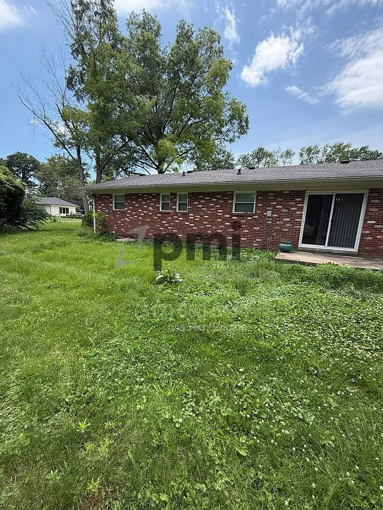 3 bed, 2.5 bath, 1930 sqft, $2,395 — Photo 3