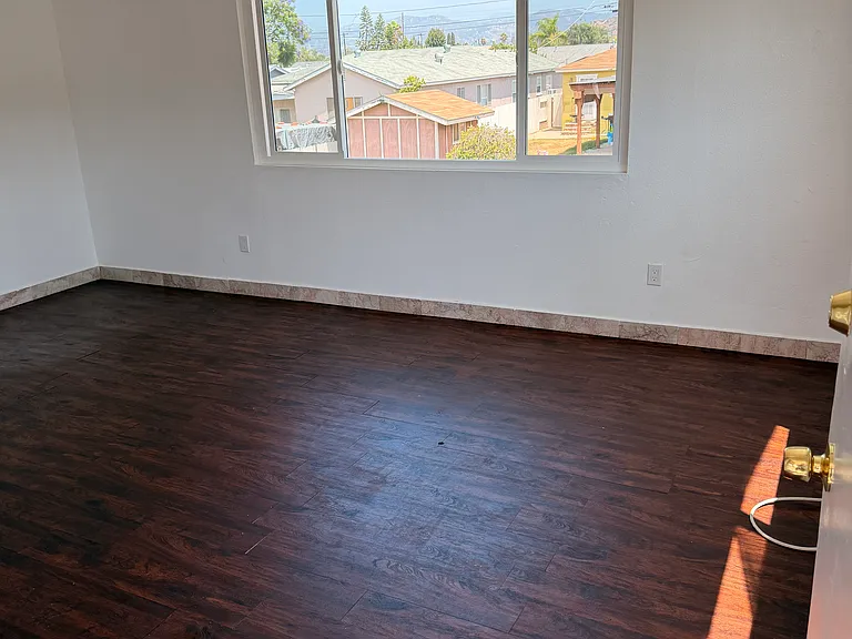 1031 Leslie Rd #4 — Photo 8