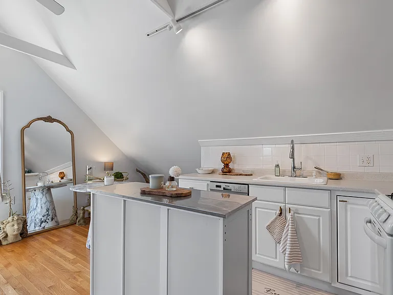 3 Circle St #3 — Photo 9