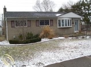 30735 Flanders Ave, Warren, MI 48088