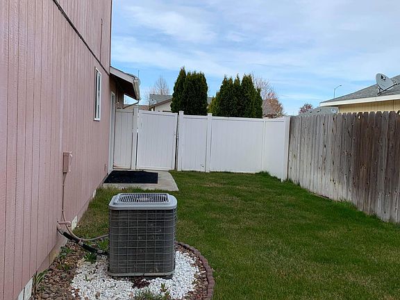 3rd image of 8012 Redonda Dr