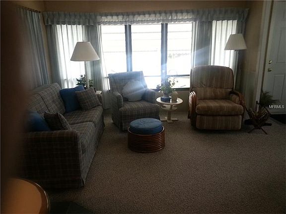 3rd image of 11 Brookshire Dr