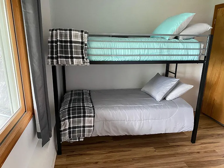 540 Shoreline Dr — Photo 10