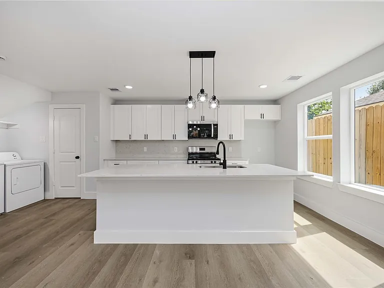 7611 Lawn St #D — Photo 2
