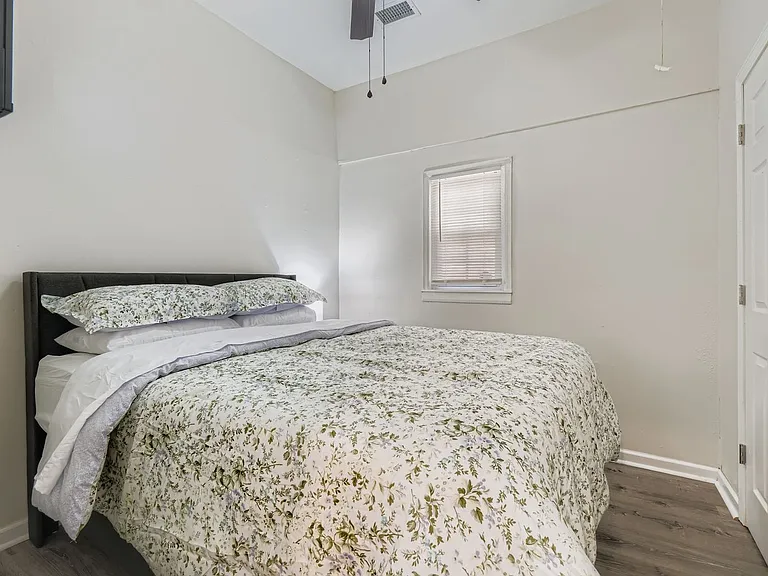 62 Weyman Ave SW — Photo 22