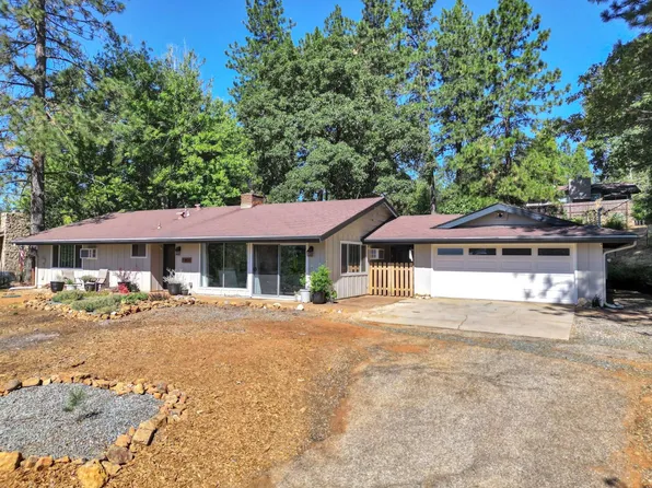 11806 Alta Sierra Dr, Grass Valley, CA 95949