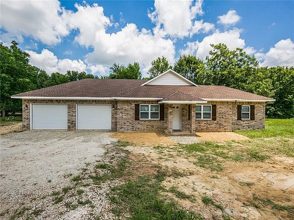 2nd image of 204 Creekview Ln
