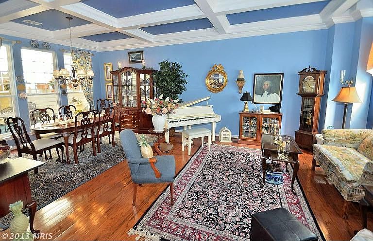 1st image of 813 Monument Ave