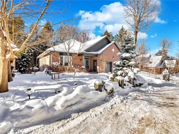 600 Henderson Dr, Aurora, ON L4G 5R1