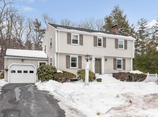 4 Hickory Ln, North Reading, MA 01864