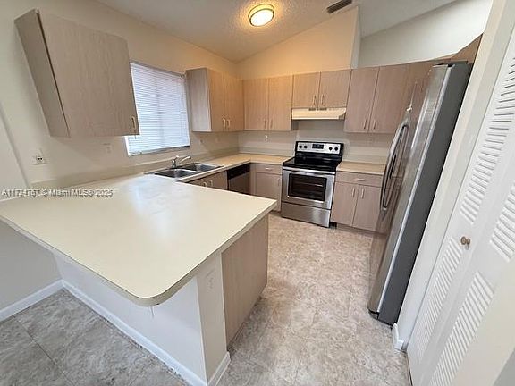 2nd image of 1034 W Jasmine Ln Floor 3