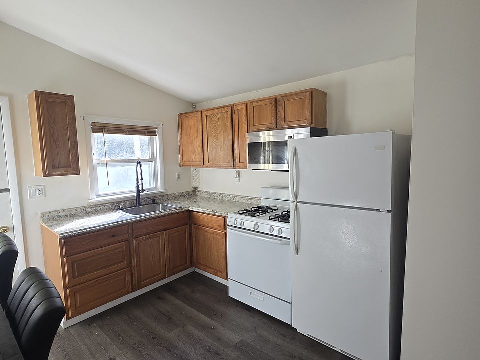 1st image of 70 East Rd APT 3B