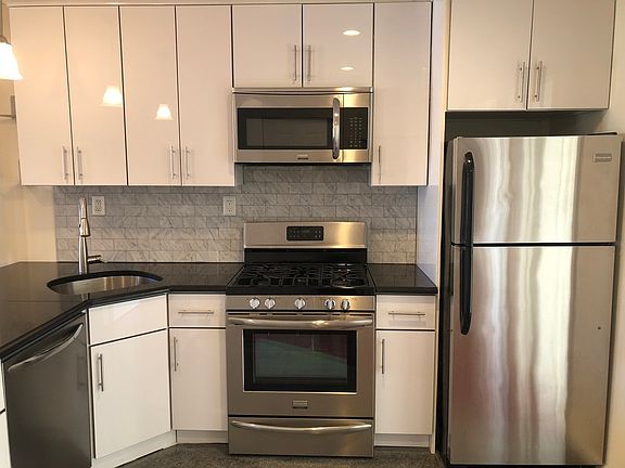 4th image of 143 Huntington St #2