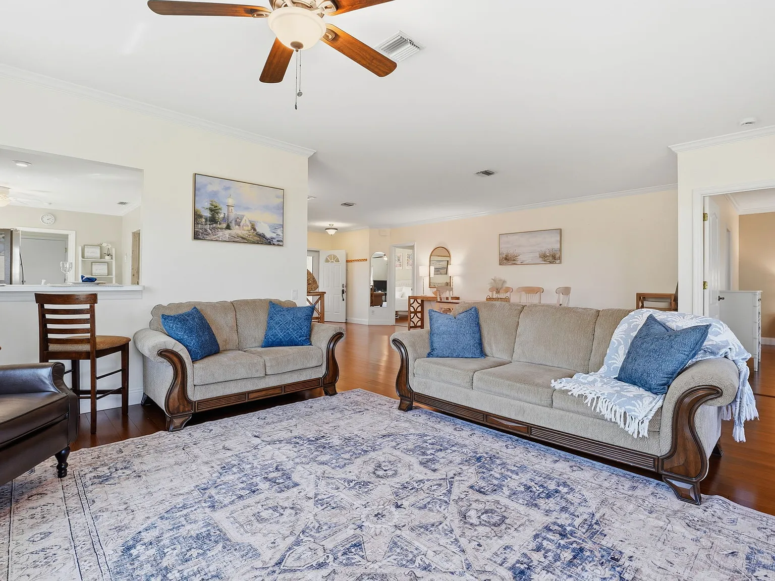 3 bed, 1977 sqft, $3,800 — Photo 3
