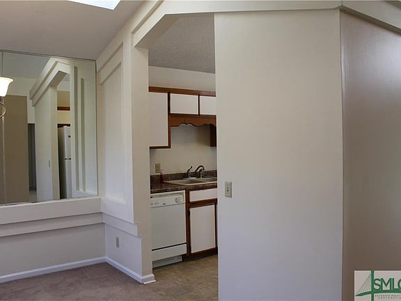3rd image of 102 Whippoorwill Ln