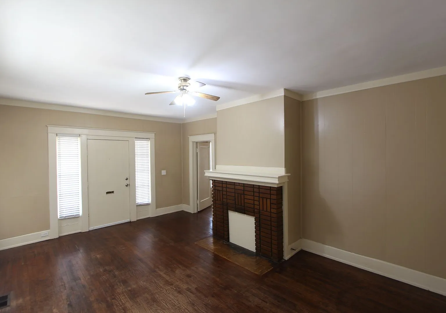 New On The Market with Fresh Updates!! Better Hurry!! — Photo 4