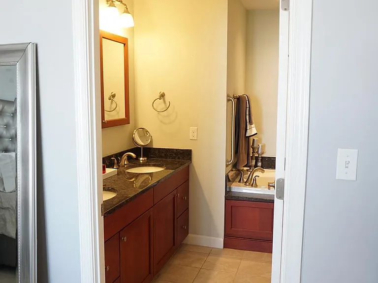 100 Harborview Dr #611 — Photo 21