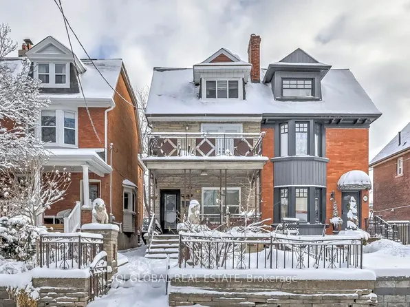 183 Grace St, Toronto, ON M6G 3A7