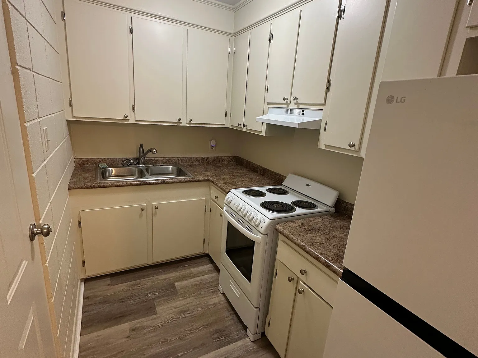 1 bed, 650 sqft, $700 — Photo 2