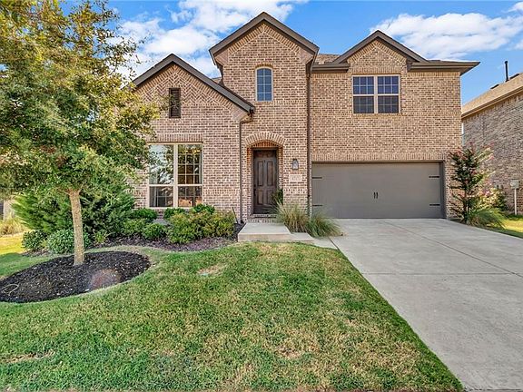 3rd image of 1717 Forest Park Dr