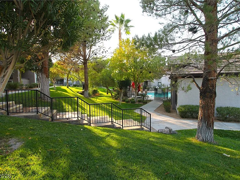 45 Maleena Mesa St #621 — Photo 16